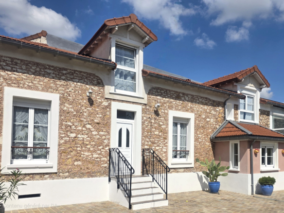 Combs la ville – Maison – 252m²